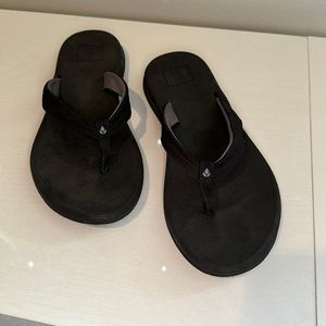 Reef flip-flop sandals, black, like new! Size 7.5